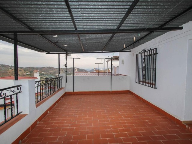 4 Bedrooms Townhouse in Guaro