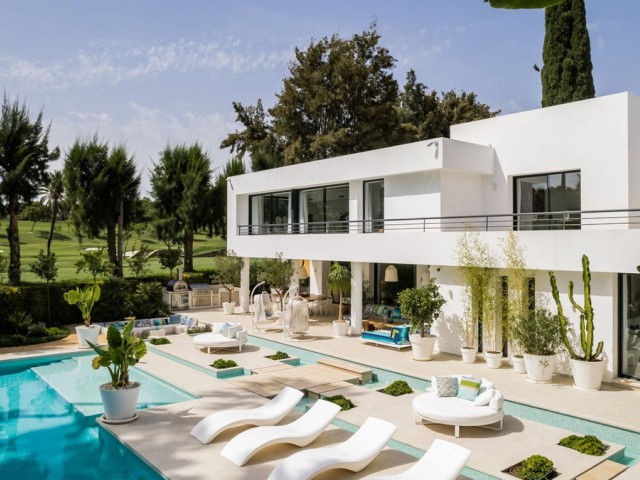 Villa, Nueva Andalucia, R4988836