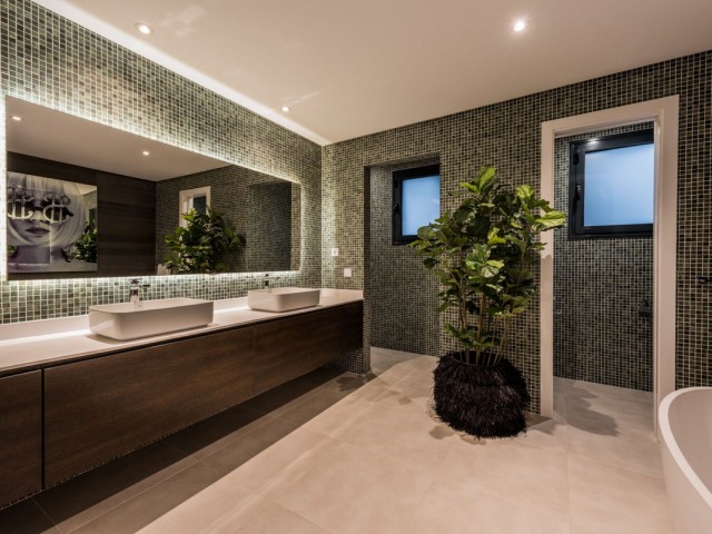 5 Slaapkamer Villa in Nueva Andalucía