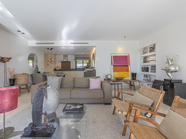 3 Bedrooms Villa in Marbesa