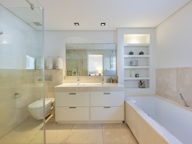 3 Bedrooms Villa in Marbesa