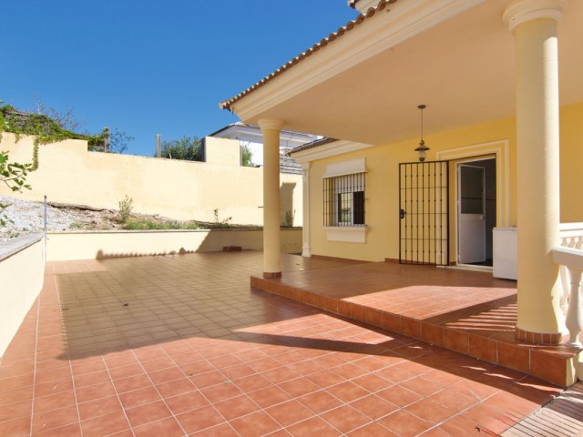 Villa avec 4 Chambres  à Alhaurín de la Torre
