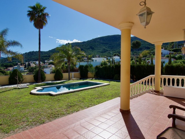 Villa avec 4 Chambres  à Alhaurín de la Torre