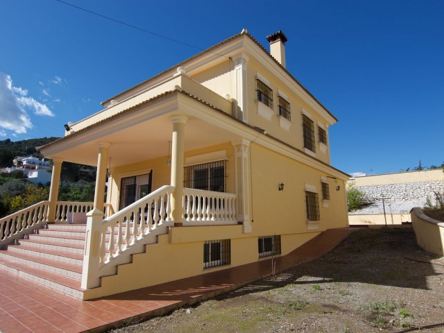Villa avec 4 Chambres  à Alhaurín de la Torre