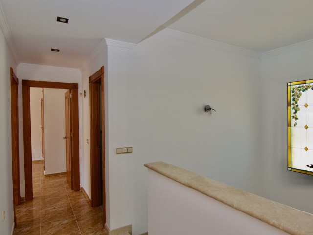 Villa avec 4 Chambres  à Alhaurín de la Torre