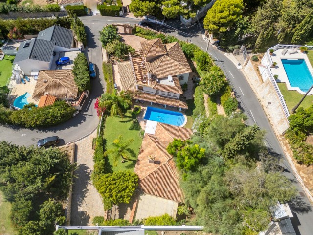6 Bedrooms Villa in Benalmadena