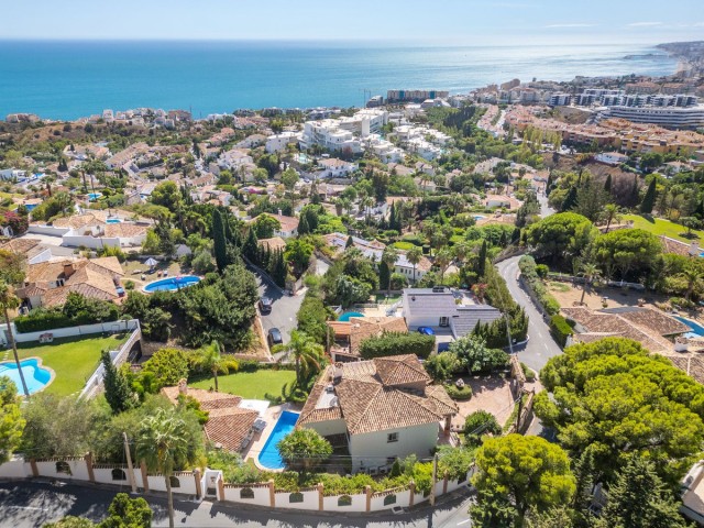 6 Bedrooms Villa in Benalmadena