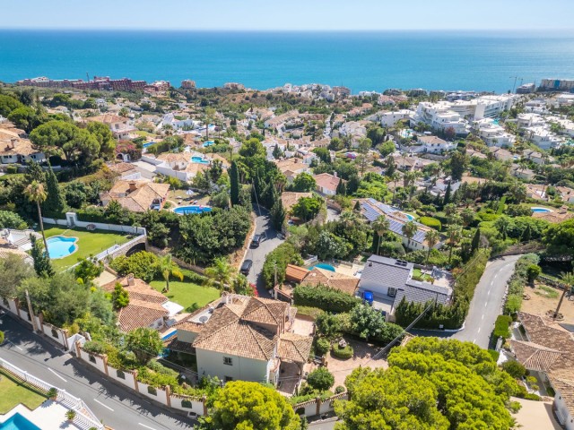 6 Bedrooms Villa in Benalmadena