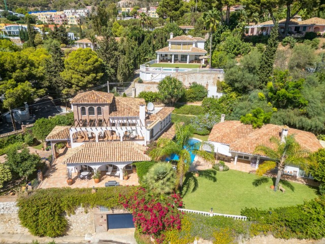 6 Bedrooms Villa in Benalmadena