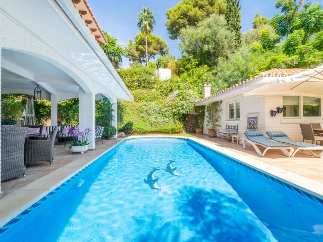 6 Bedrooms Villa in Benalmadena