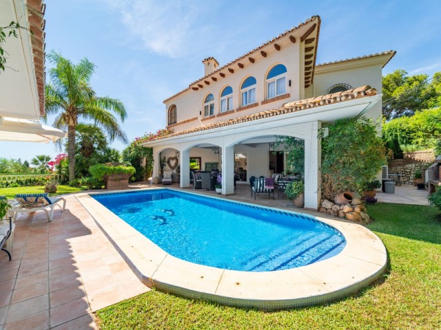 6 Bedrooms Villa in Benalmadena