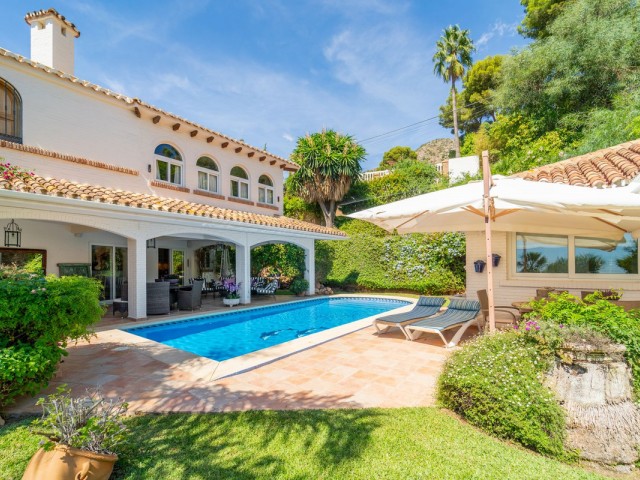 6 Bedrooms Villa in Benalmadena