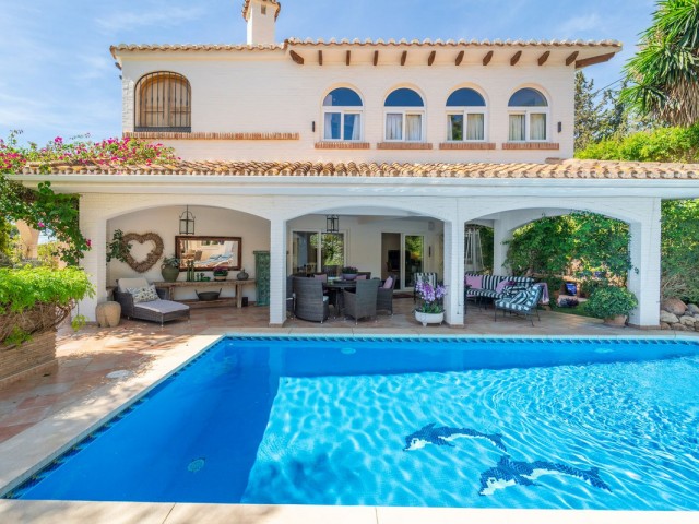 6 Bedrooms Villa in Benalmadena