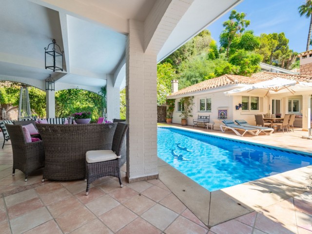 6 Bedrooms Villa in Benalmadena