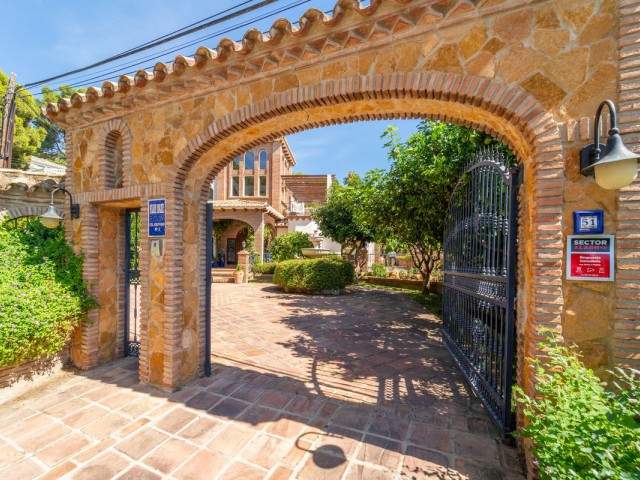 6 Bedrooms Villa in Benalmadena