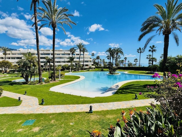 Apartamento con 3 Dormitorios  en Puerto Banús