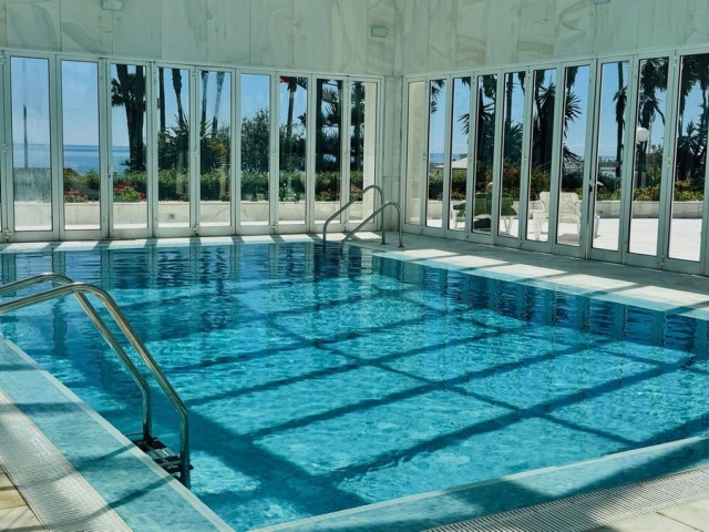 Apartamento con 3 Dormitorios  en Puerto Banús