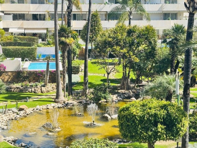 Apartamento con 3 Dormitorios  en Puerto Banús