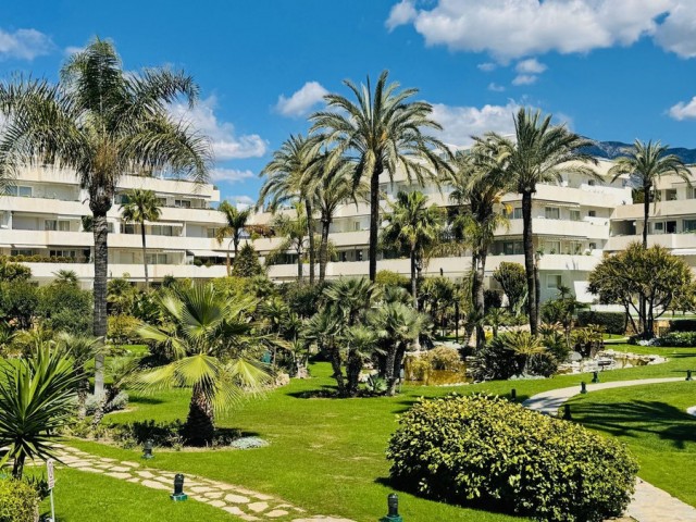 Apartamento con 3 Dormitorios  en Puerto Banús