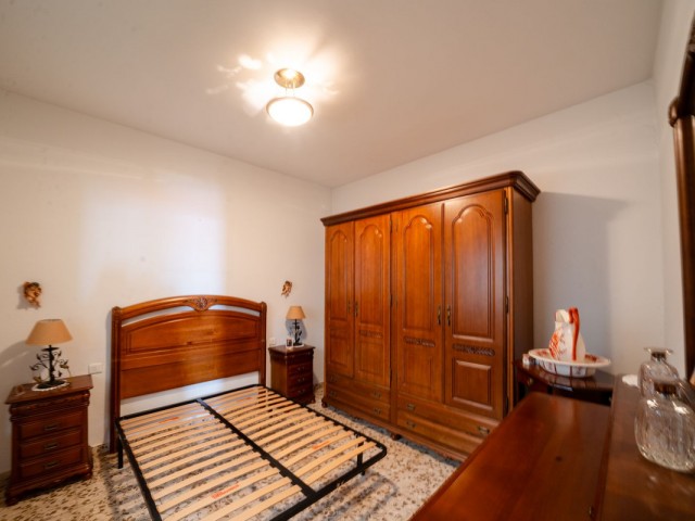 Ático con 6 Dormitorios  en Los Boliches