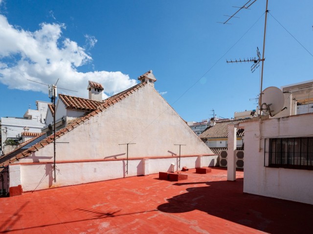 Ático con 6 Dormitorios  en Los Boliches