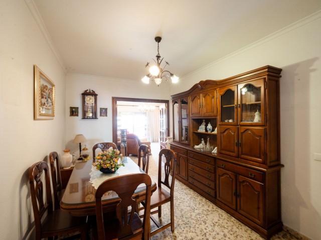 Ático con 6 Dormitorios  en Los Boliches