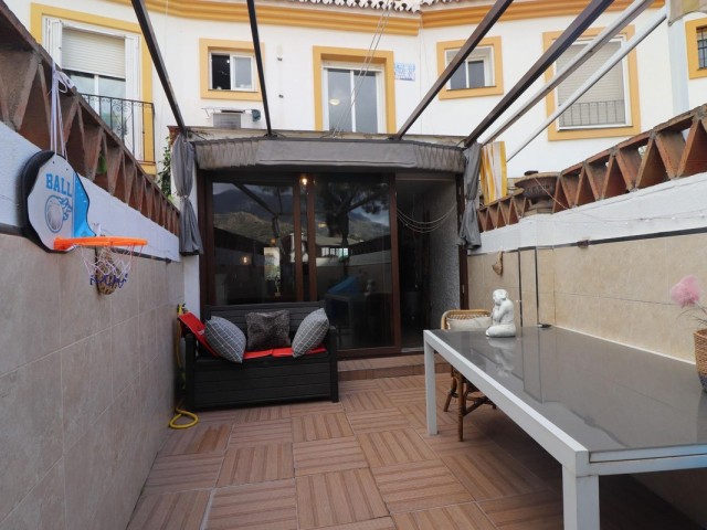 Adosado con 3 Dormitorios  en Marbella