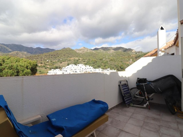 Adosado con 3 Dormitorios  en Marbella
