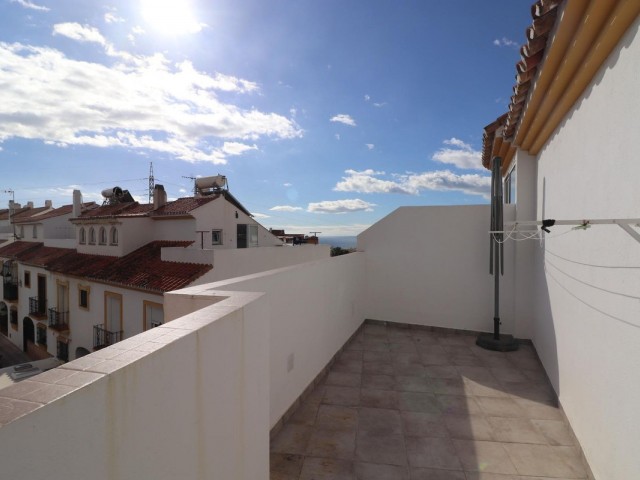 Adosado con 3 Dormitorios  en Marbella