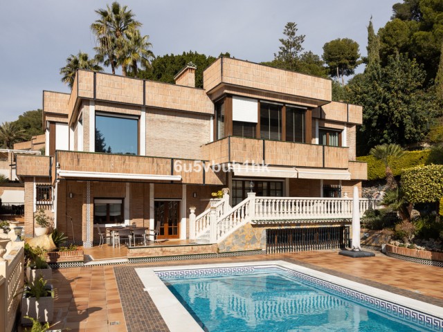 Villa avec 6 Chambres  à Málaga
