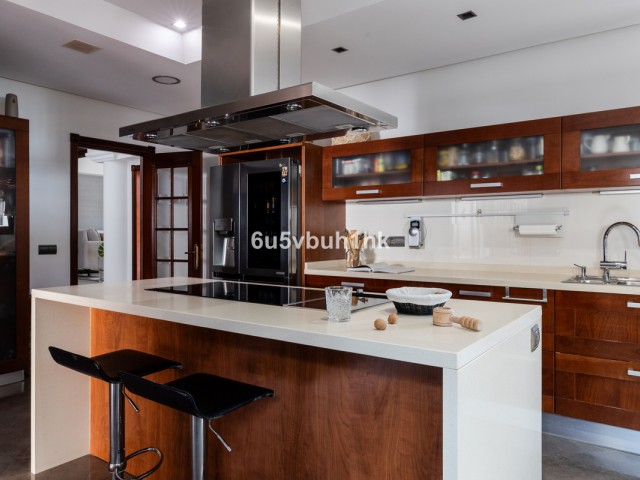 6 Bedrooms Villa in Málaga