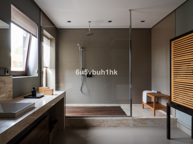 6 Bedrooms Villa in Málaga