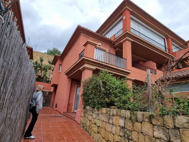Maison mitoyenne avec 3 Chambres  à Sotogrande