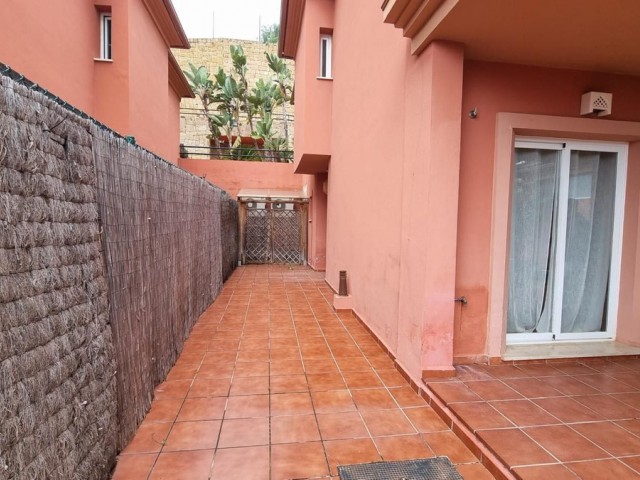 Maison mitoyenne avec 3 Chambres  à Sotogrande