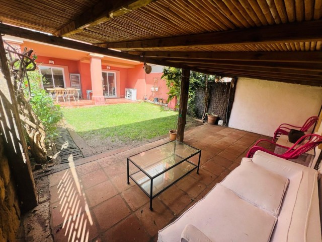 Maison mitoyenne avec 3 Chambres  à Sotogrande