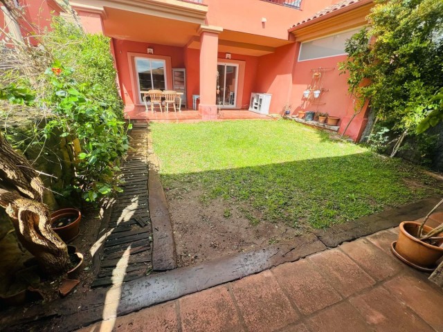 Maison mitoyenne avec 3 Chambres  à Sotogrande