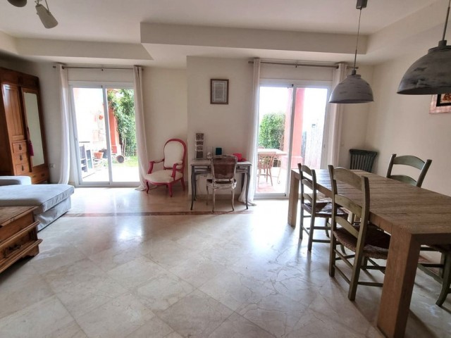 Maison mitoyenne avec 3 Chambres  à Sotogrande