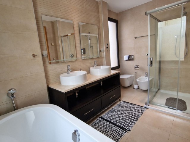 3 Schlafzimmer Apartment in Altos de los Monteros