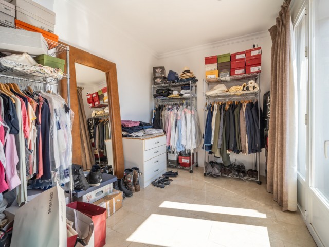4 Bedrooms Villa in Istán