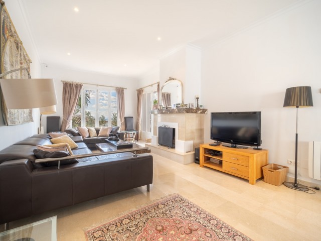 4 Bedrooms Villa in Istán
