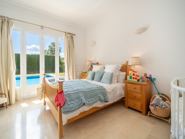 4 Bedrooms Villa in Istán