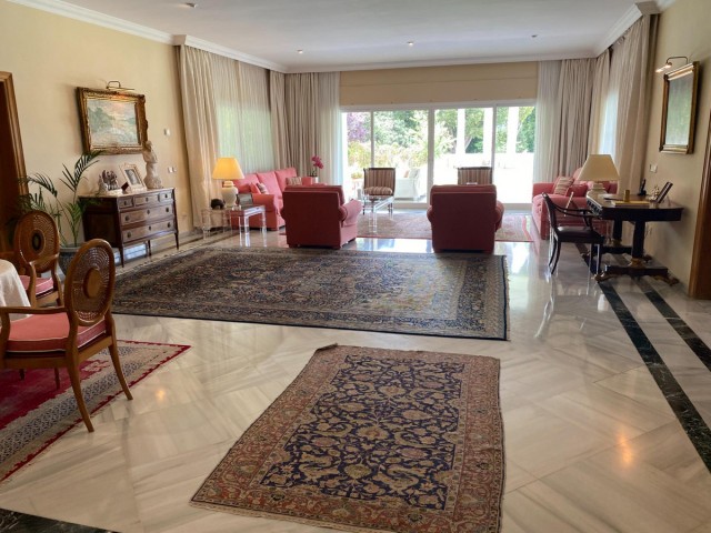 8 Makuuhuoneen Huvila Guadalmina Baja