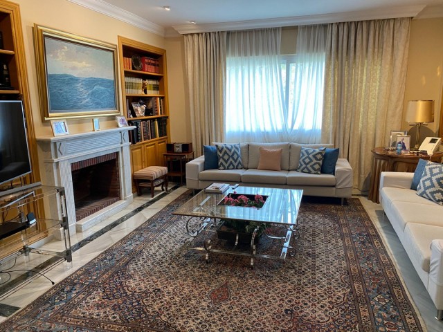 8 Makuuhuoneen Huvila Guadalmina Baja