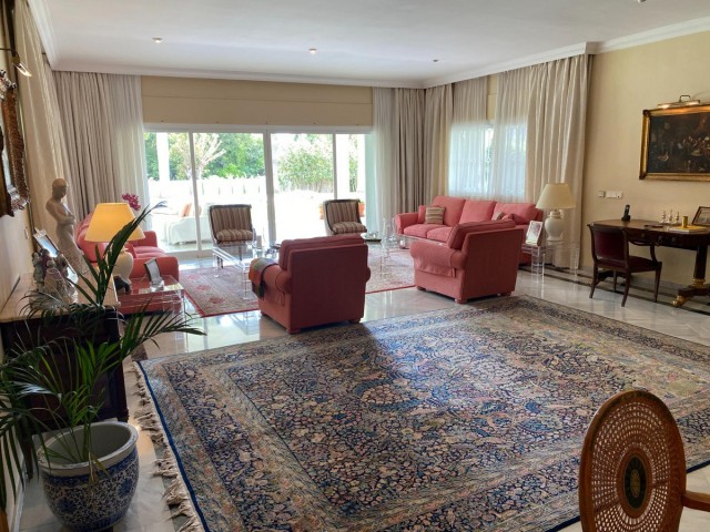 8 Makuuhuoneen Huvila Guadalmina Baja