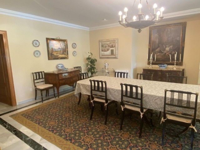 8 Makuuhuoneen Huvila Guadalmina Baja