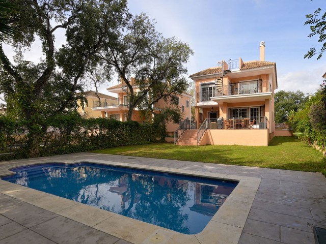 5 Sovrums Villa i Elviria