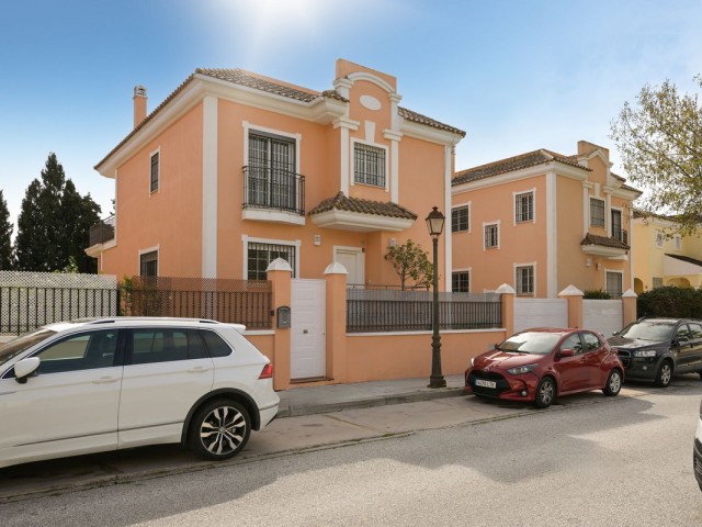 5 Sovrums Villa i Elviria