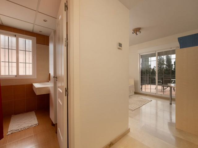 5 Sovrums Villa i Elviria