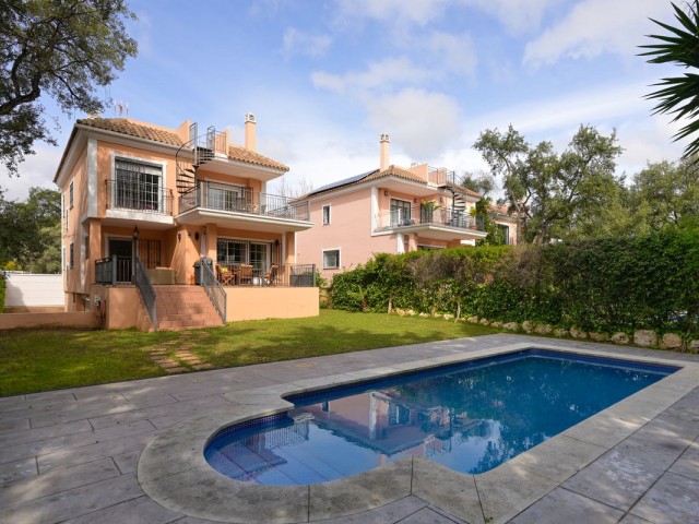 5 Soveroms Villa i Elviria