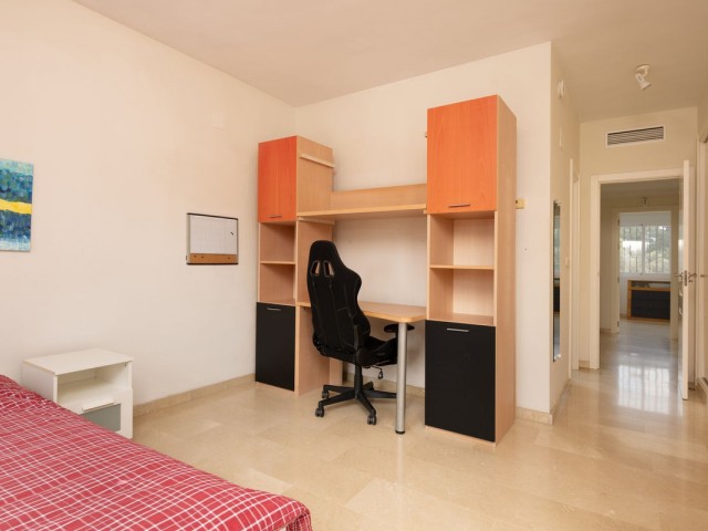 5 Makuuhuoneen Huvila Elviria